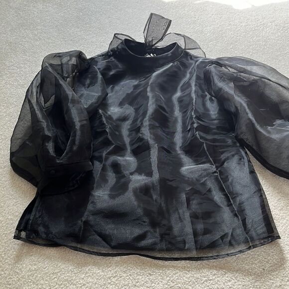 CeCe Tops - Cece black bow blouse